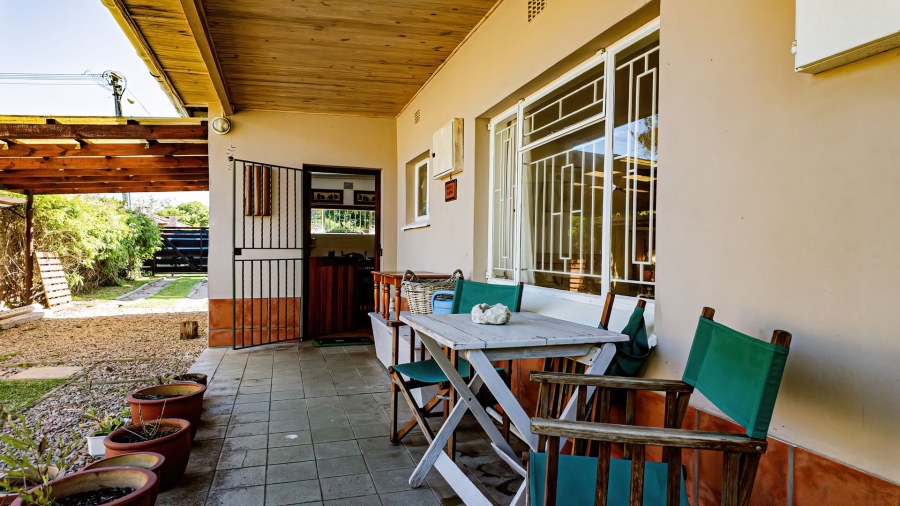 5 Bedroom Property for Sale in The Island Western Cape